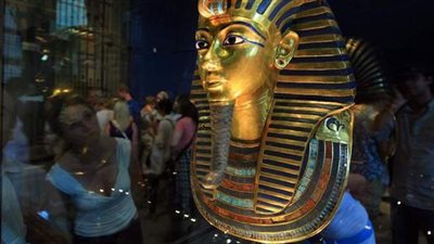 التليجراف البريطانية: قناع توت عنخ آمون أحد الأيقونات السياحية في العالم