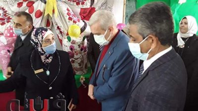 وكيل تعليم الإسماعيلية يفتتح المعرض الخيري السنوى بمدرسه طه حسين