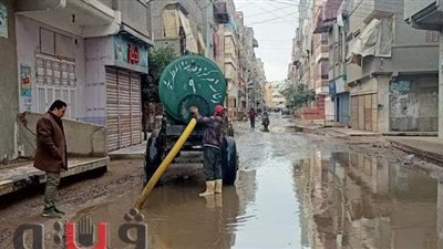 محافظ الدقهلية يتابع أعمال كسح وشفط تجمعات مياه الأمطار لليوم الثالث