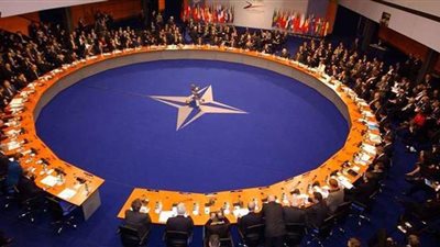 الناتو يعلن رفع عدد قواته في العراق إلى ثمانية أضعاف