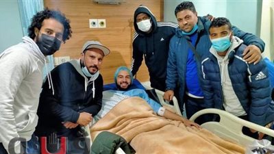 الجهاز الفني لدمنهور يطمئن على أحمد بركات بعد جراحة الـ