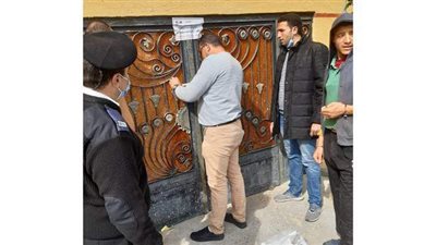 تنفيذ ١٠ قرارات غلق وتشميع لمحال وبدرومات مخالفة بدمياط الجديدة