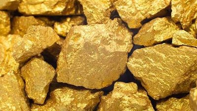 ضبط سيارة محملة بـ 100 جوال ذهب خام في أسوان