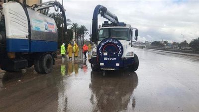 القابضة للمياه: سحب تجمعات الأمطار بالقاهرة والجيزة | صور