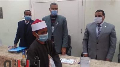 رئيس مدينة الزينية بالأقصر يكرم حفظة القرآن الكريم