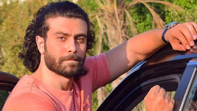 مهند حسني ينتهي من تصوير نصف مشاهده في مسلسل 