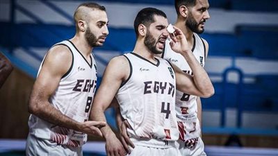 إصابة إيهاب أمين لاعب منتخب السلة في مباراة الرأس الأخضر