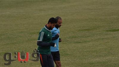 عملية جراحية لحارس المحلة بعد إصابته بخلع في أصابع اليد اليمنى | صور