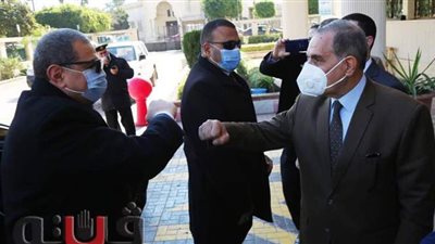 محافظ كفر الشيخ يستقبل وزير القوى العاملة لتسليم الصيادين وثائق تأمين | صور