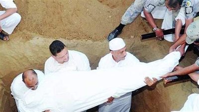 ما هي الطريقة الصحيحة في إدخال الميت القبر؟.. لجنة الفتوى تجيب