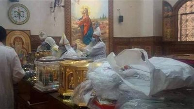 الأنبا هيرمينا يفتتح كنيسة العائلة المقدسة بزرائب عزبة النخل