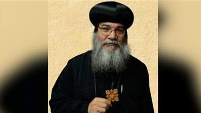 بعد قرار تقسيم الإيبارشية.. كنائس شرق النيل بالمنيا تكرم الأنبا مكاريوس