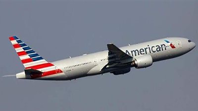 تحطم أجزاء من طائرة أمريكية فوق أحياء سكنية