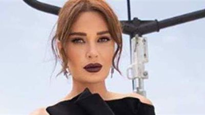 لطيفة تهنئ سيرين عبد النور بعيد ميلادها الـ44