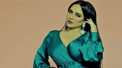 الراقصة أليسار: أحب فيفي عبده أكثر من دينا | فيديو