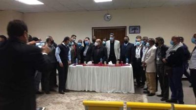 رئيس مصر للطيران للخدمات يتفقد اعمال تطوير محطة أسوان