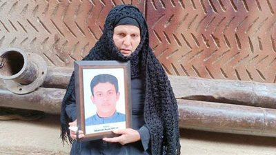 قبل عرض فيلم السرب.. فيتو داخل قرية شهداء الأقباط في ليبيا.. والدة الشهيد أبانوب: الرئيس جاب ثأر ولادنا قبل ما يعزي قداسة البابا