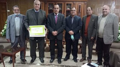 محافظ شمال سيناء يكرم وكيل وزارة التموين السابق | صور