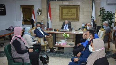 محافظ جنوب سيناء يلتقي أعضاء لجنة 