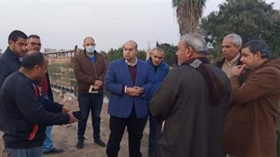 نائب محافظ الجيزة يتابع رصف طريق برك الخيام | صور