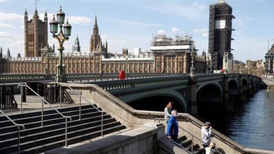 بريطانيا تقرر رفع قيود الإغلاق العام تدريجيا