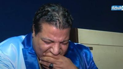 ضهرنا انحنى خلاص.. انهيار أبناء شعبان عبد الرحيم في البكاء | فيديو