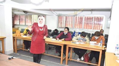 جامعة سوهاج تنظم دورة تدريبية عن أساسيات سلامة الأغذية