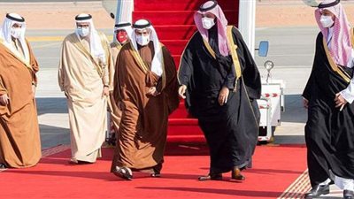 وفد إماراتي وآخر قطري يلتقيان في الكويت