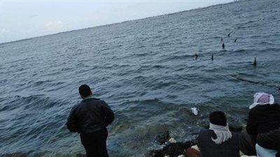 نيابة غرب الإسكندرية تصرح بدفن جثامين ٩ من ضحايا مركب بحيرة مريوط