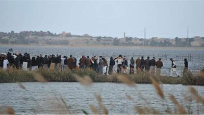 أهالي ضحايا مركب مريوط ينتظرون انتشال باقي جثامين ذويهم | فيديو