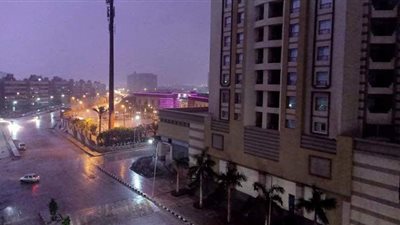 أمطار ورعد وبرق بسماء القاهرة | فيديو