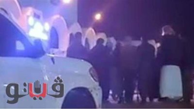 لحظة نقل مصابي انقلاب ميكروباص بسيوة إلى المستشفى | صور