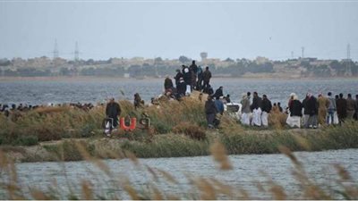 5 غواصين من مطروح يسافرون إلى الإسكندرية لانتشال ضحايا المركب