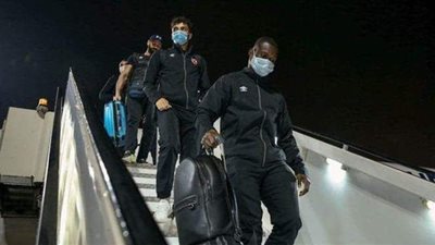 بعثة الأهلي تصل إلى مطار القاهرة قادمة من تنزانيا بعد الخسارة من سيمبا