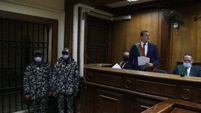 رد فعل غريب من سفاح الجيزة عقب إحالة أوراقه للمفتي.. فيديو