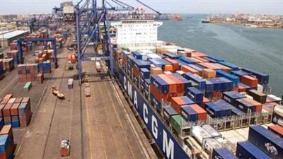 نشاط ملحوظ في الحركة الملاحية بميناء الإسكندرية