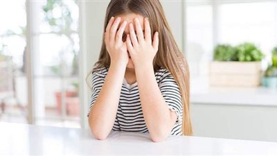 تعرفي على أسباب خجل طفلك وأفضل طرق تربوية للتعامل معه
