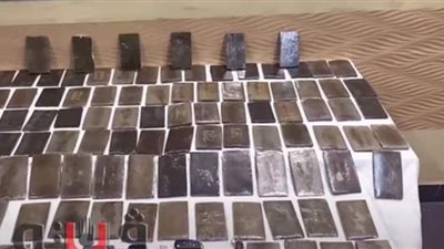 حبس صيدلى وسائق و3 مسجلين خطر 4 أيام لحيازة حشيش وأقراص مخدرة