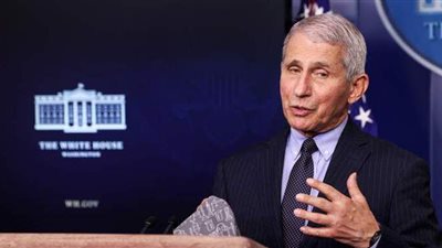 فاوتشي: على الجميع تلقي أي لقاح لكورونا