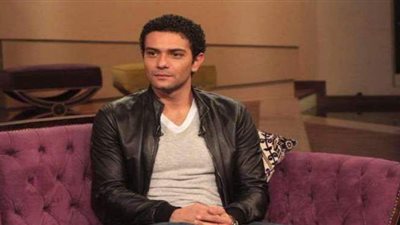 آسر ياسين: فشلت في 3 علاقات نسائية قبل الزواج.. وهذه حقيقة الخمر وتعاطي المخدرات