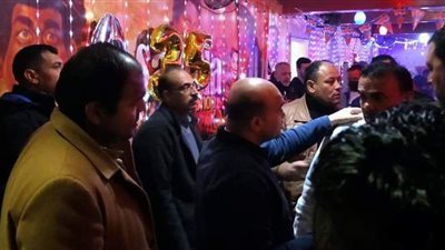 نائب مدينة جمصة يقود حملة ليلية على الكافيهات والكافتيريات المخالفة | صور