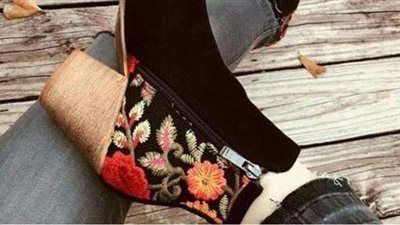 نقشة الفلورال تعود من جديد لموضة أحذية ٢٠٢١ | صور