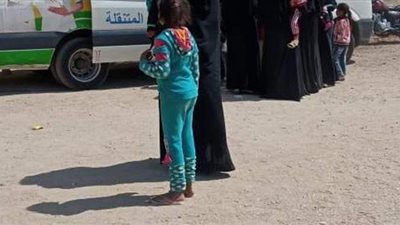 الكشف على ٨٣٣ حالة خلال قافلة طبية بقرية نجع السباعي في قنا