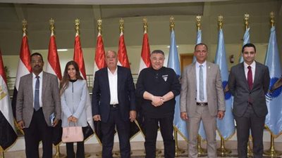 محافظ البحر الأحمر يلتقي أعضاء مجلس النواب لبحث أوجه التعاون ومناقشة طلبات المواطنين