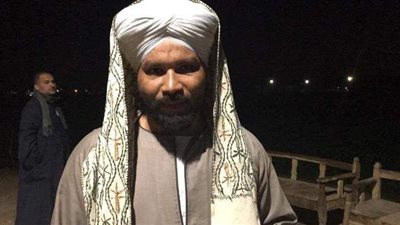 فور وصوله أسيوط.. صاحب الحمار: كرم أهل المنيا عطلنا ١٥ يوما | فيديو