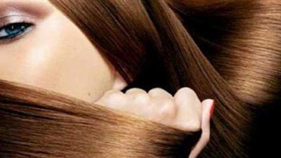 ٣ وصفات طبيعية تساعدك على ترطيب الشعر