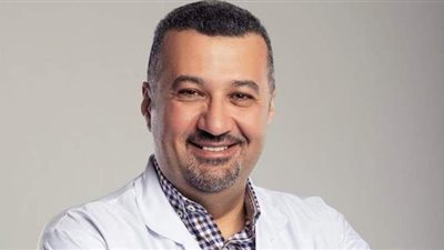 متى تتحول الشامة الجمالية لخلايا سرطانية.. استشاري جلدية يجيب