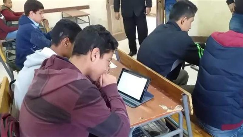امتحانات أولى ثانوي
