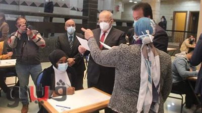 رئيس جامعة القاهرة: توزيع 20 ألف جهاز تابلت على الطلاب