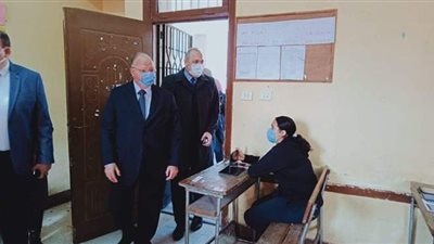 محافظ القاهرة يتفقد لجان امتحانات الصف الأول الثانوي | صور